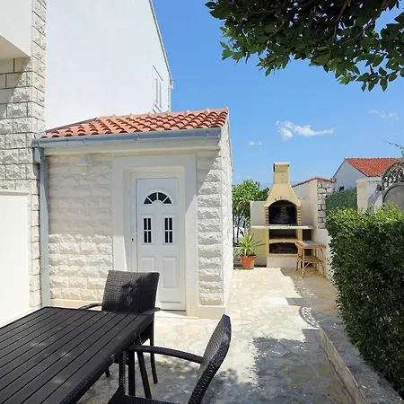 Ali - Modern Appartement Supetar